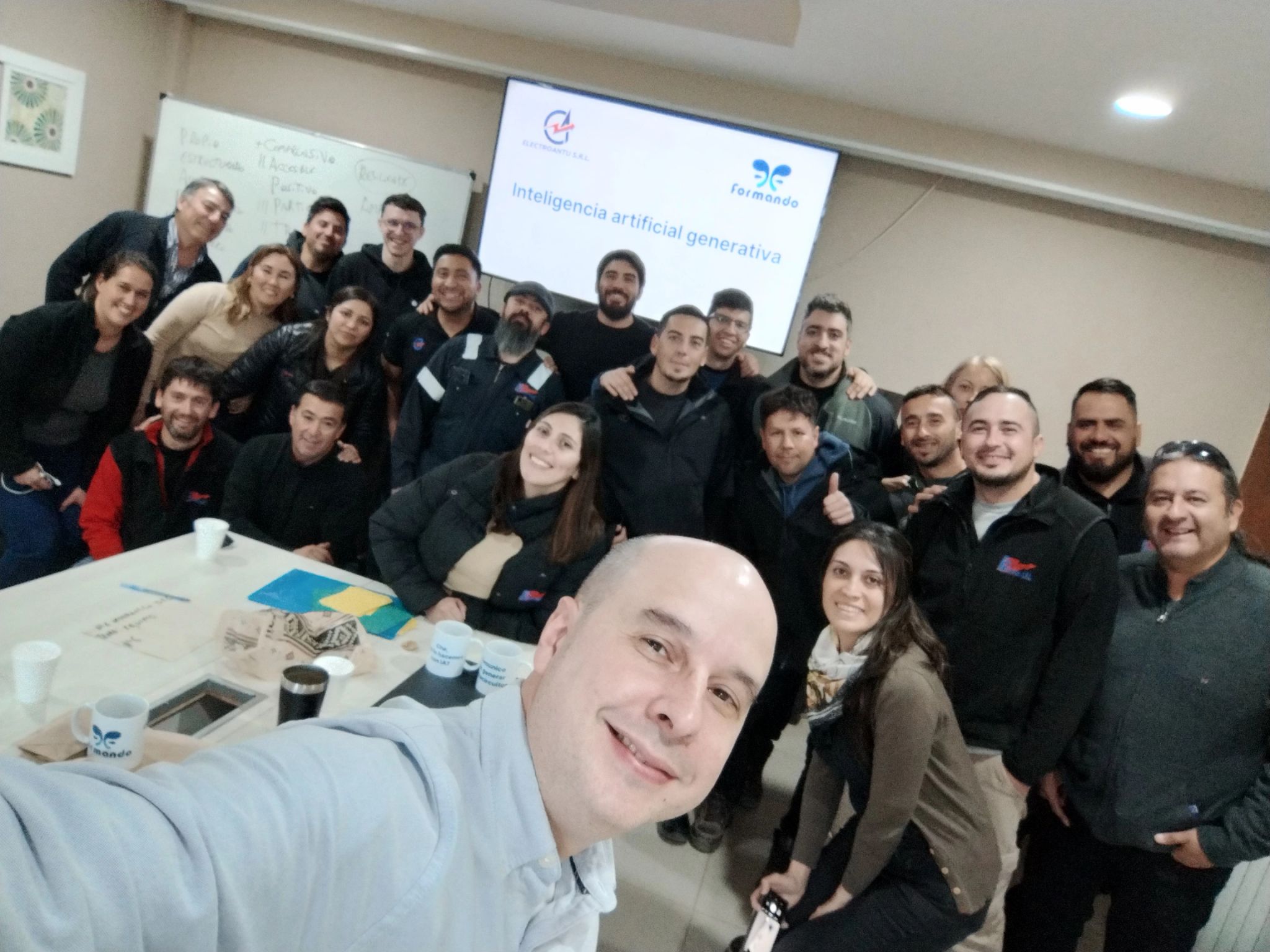 Capacitación sobre IA comunicación y liderazgo en ElectroAntú SRL (Neuquén, Arg.)